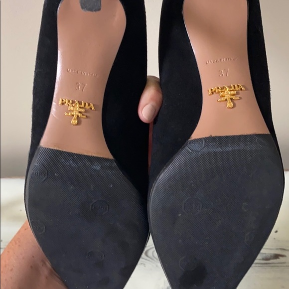 Black suede Prada pumps - Picture 6 of 8